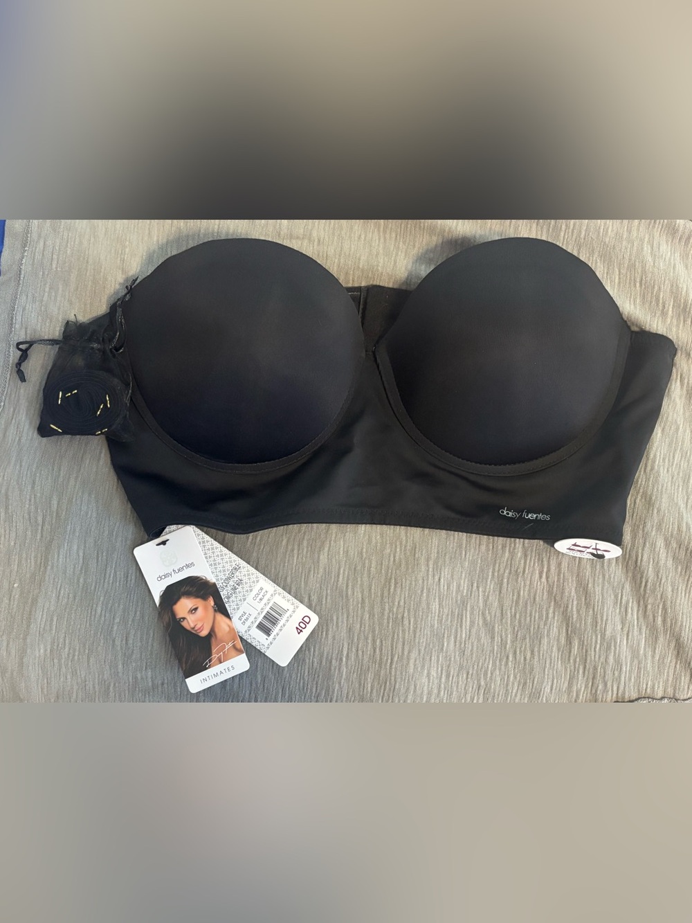 Size 40D Daisy Fuentes Bra (READ DESCRIPTION)